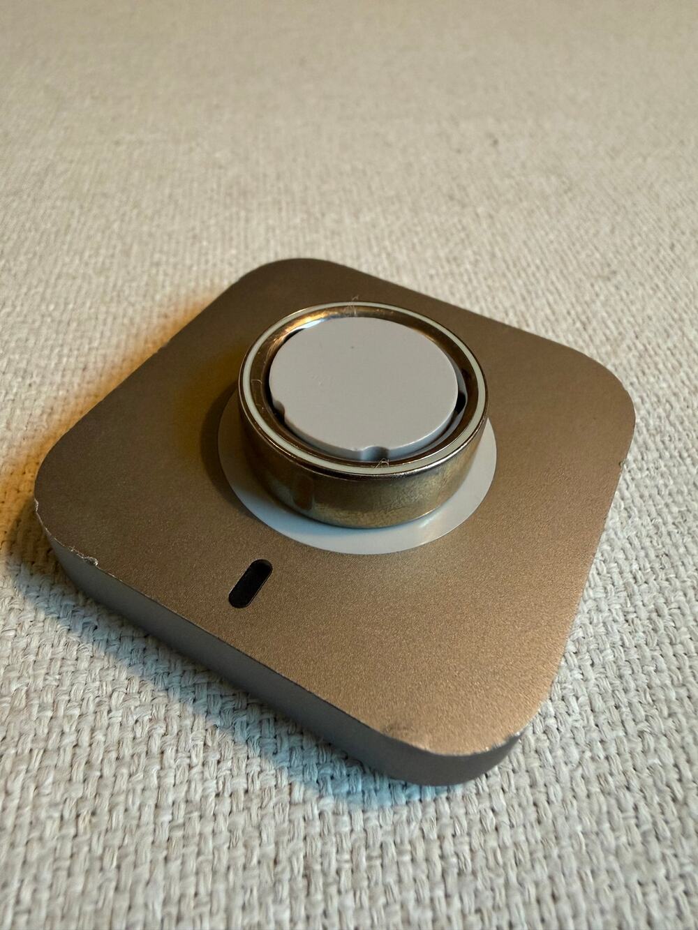 Oura Ring 4 Gold Size 8 + Charger | Fully Functional | Factory Reset